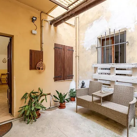 Studio In The Center W Free Parking And 24 7 Checkinstudio Zen Con Parcheggio Gratuito E Check In Automatico 24 Ore Su 24 Διαμέρισμα *