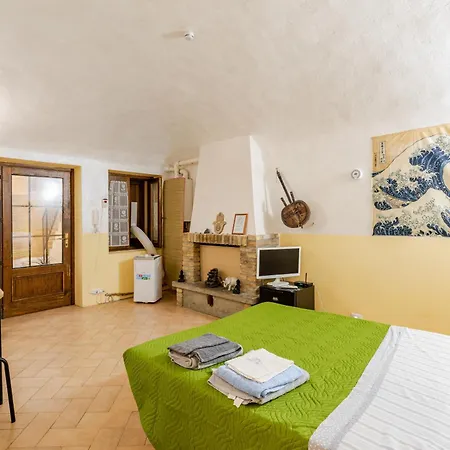 Studio In The Center W Free Parking And 24 7 Checkinstudio Zen Con Parcheggio Gratuito E Check In Automatico 24 Ore Su 24 Διαμέρισμα Καζάλε Μονφερράτο